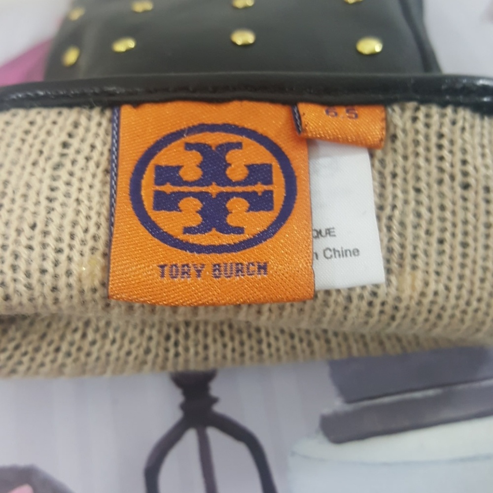 Nwot authentic Tory Burch black and gold gloves - Picture 4 of 5
