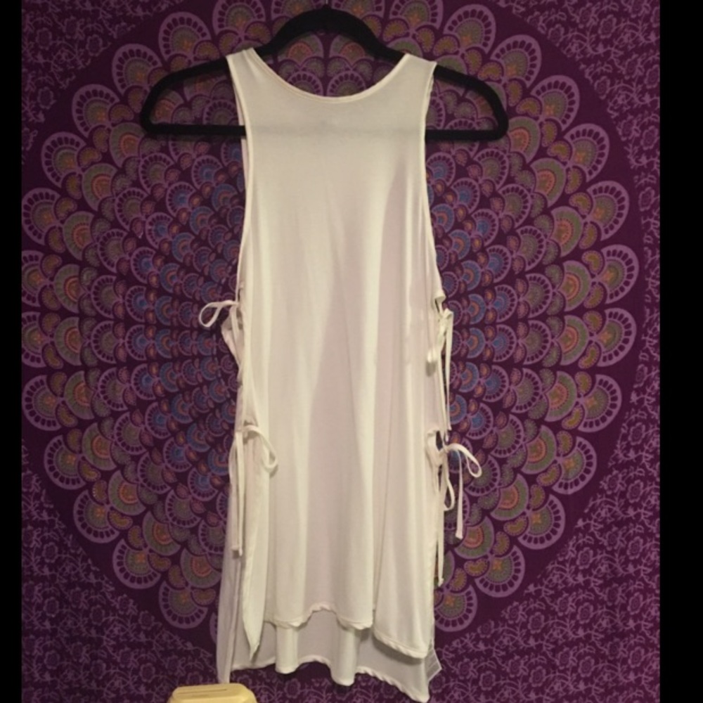 White side tie tank