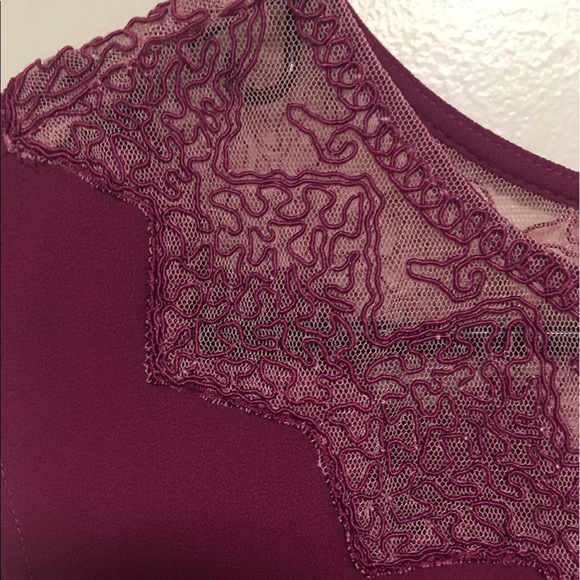 Beautiful Raspberry Shell with Neck Details - Picture 2 of 3