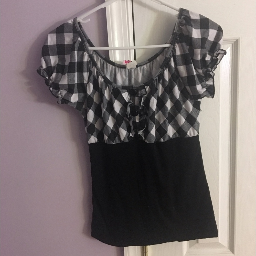 Black and white top
