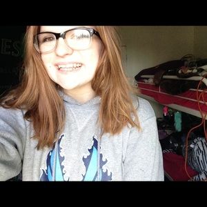 Meet your Posher, Emirae