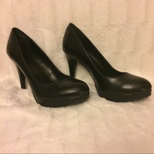 NWOT black heels.