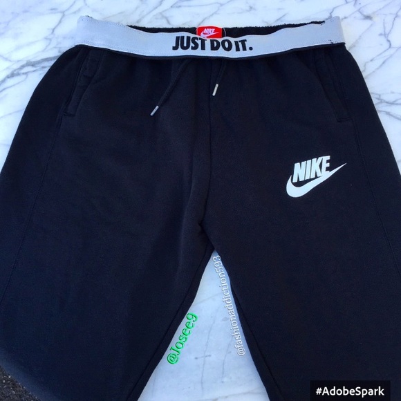 Nike women's black retro joggers pants sweatpants - Picture 4 of 4