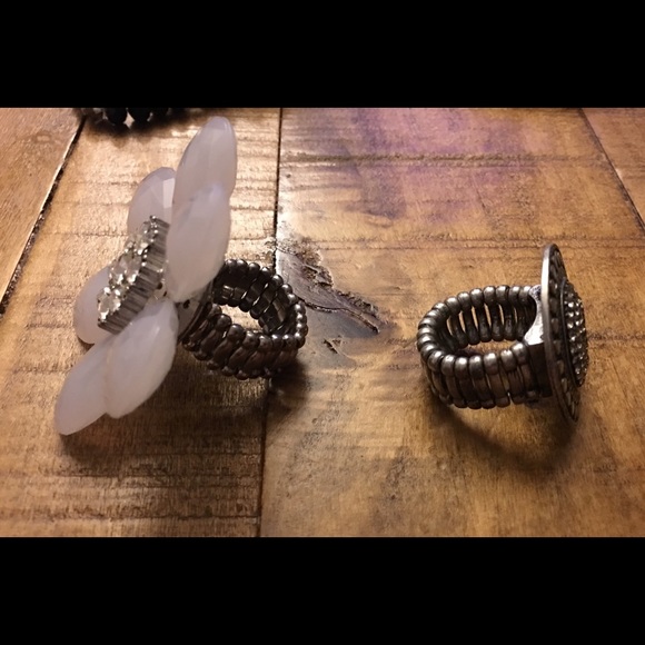 Two statement rings - Picture 2 of 4