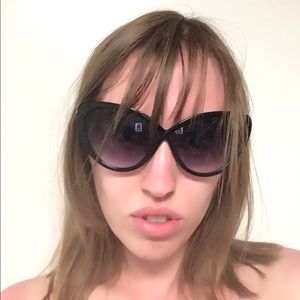 Black Cat-eye sunnies