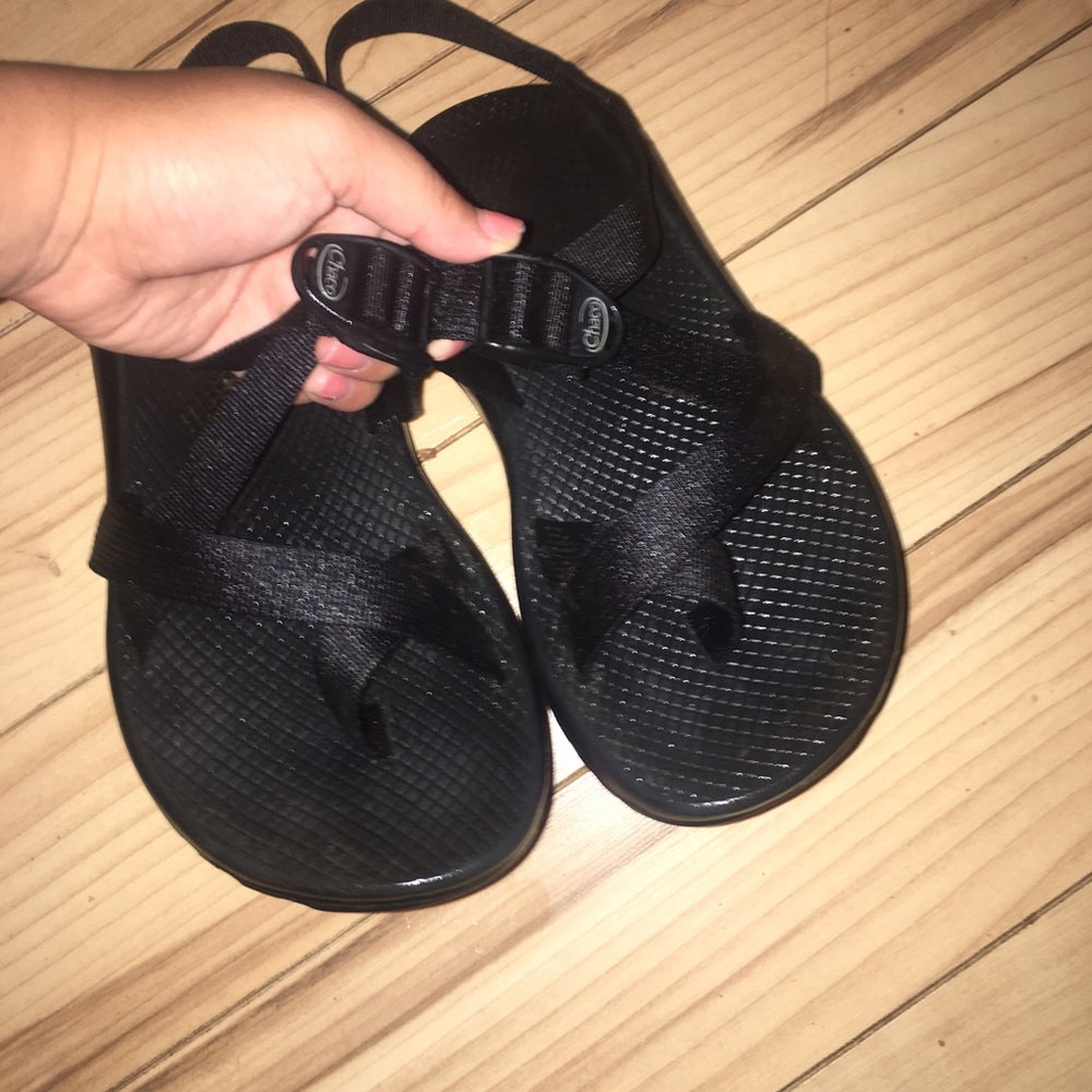Black size 8 chacos
