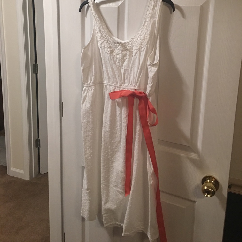 White maternity dress- large