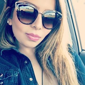 Meet your Posher, Liz