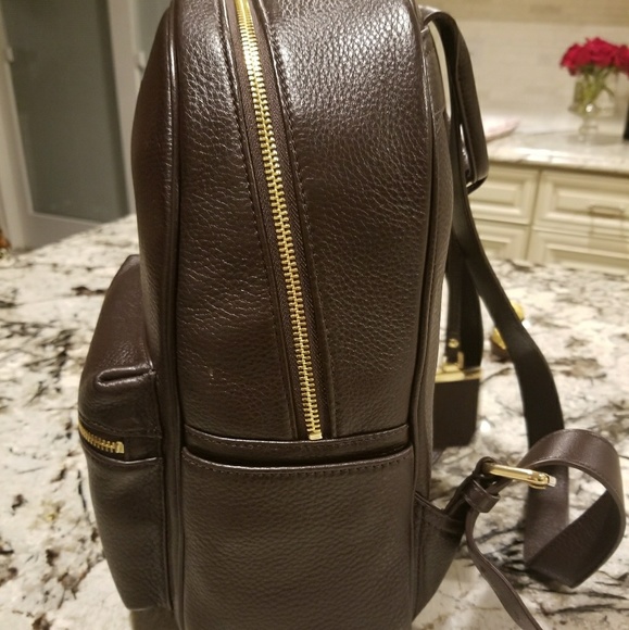 DKNY - Picture 2 of 3