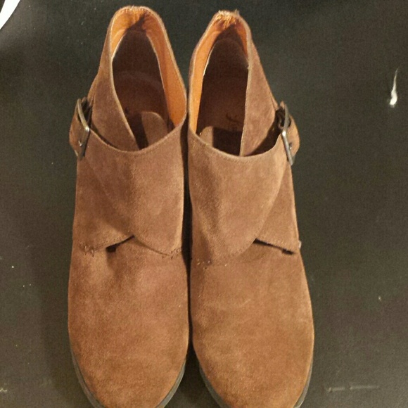 🍁🍂FALL MUST HAVE🍂🍁Lucky Brand Suede Wedge Booties - Picture 3 of 8