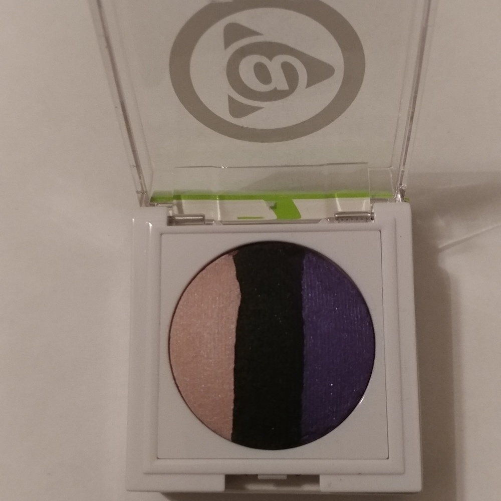 Trio Eye Shadow