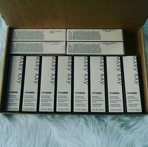 Mary Kay Matte and Luminous Wear foundation set