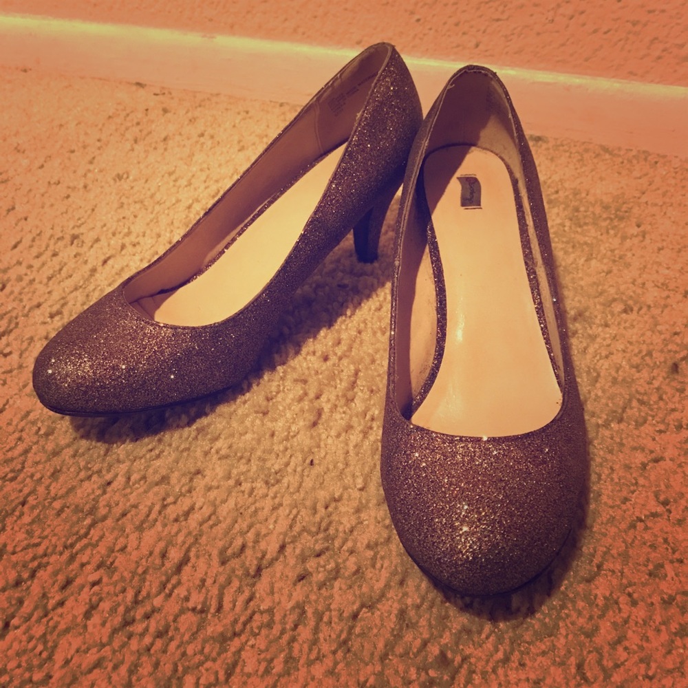 ✨sparkly high heels
