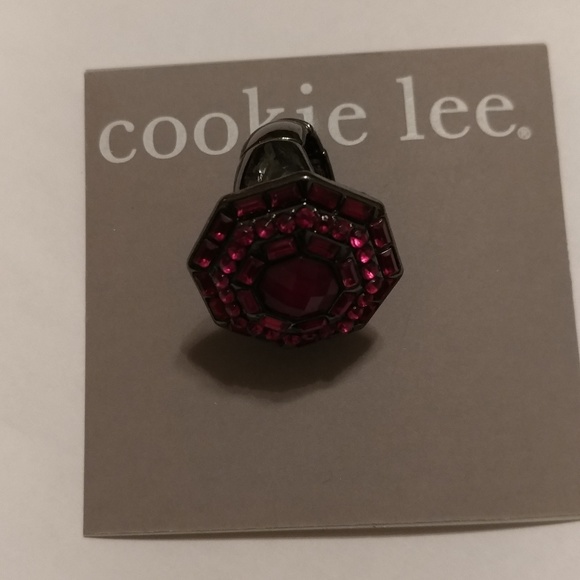 Ring - Picture 2 of 2