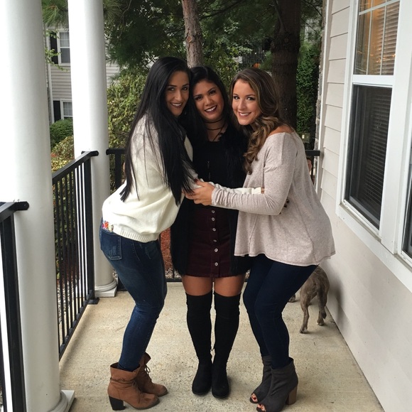 Meet your Posher, Danielle - Picture 2 of 5