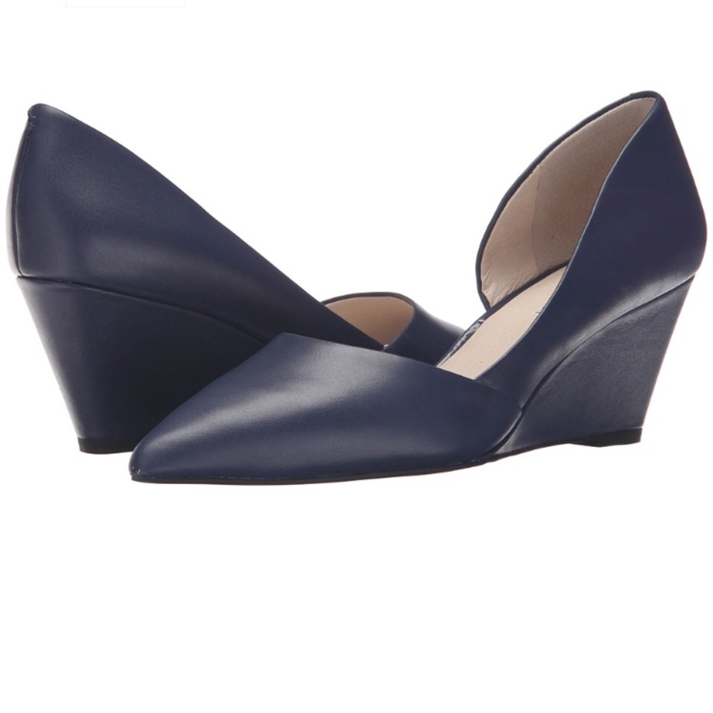 Kenneth Cole Ellis Navy Wedge Pump 8 New