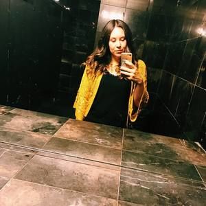 Meet your Posher, Mia