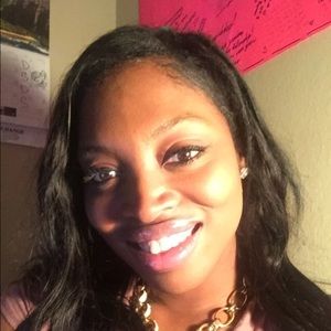 Meet your Posher, Tanisha