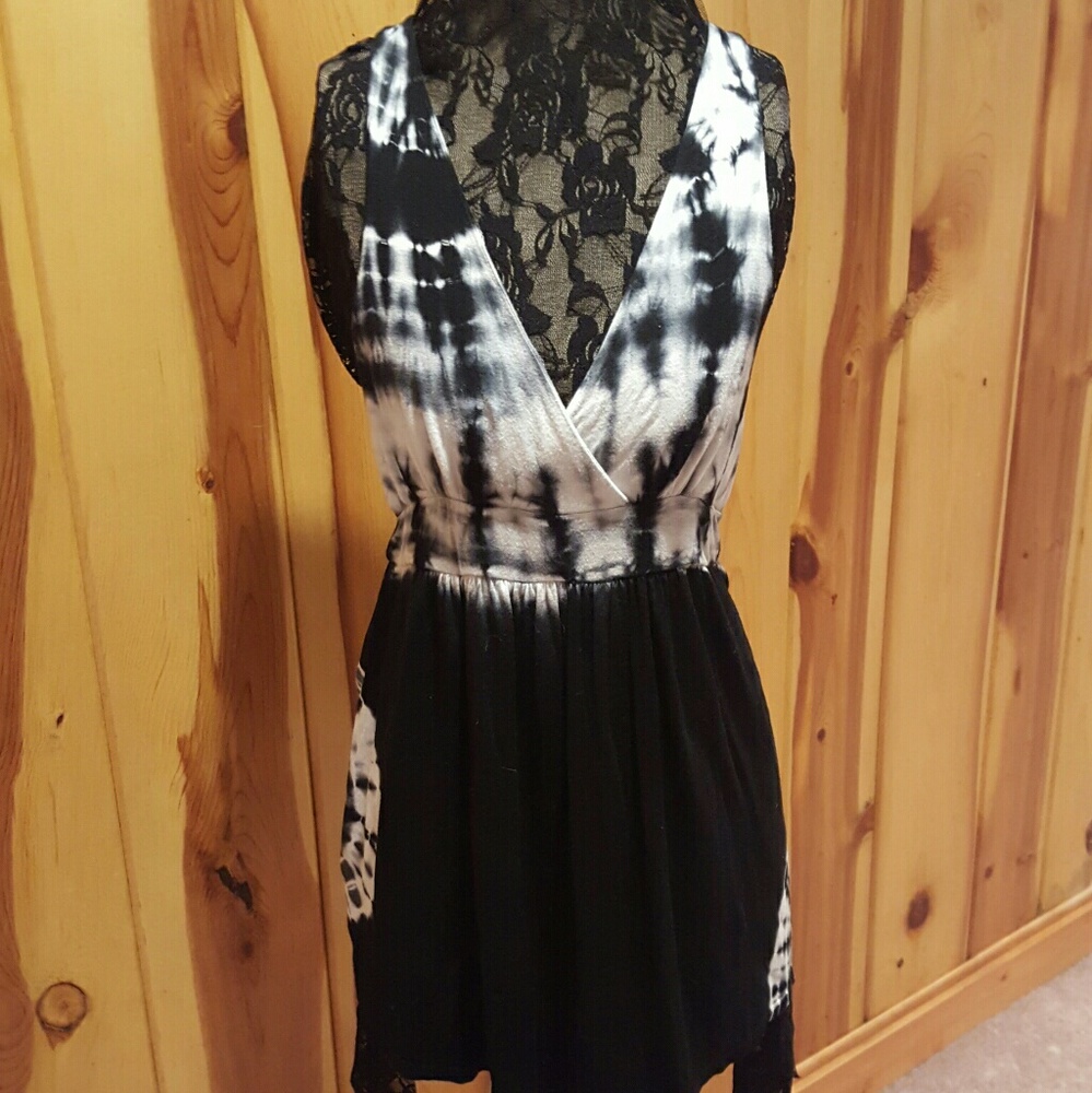 Nwot Boston Proper unique tie dye tunic