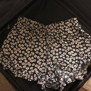 FLORAL SHORTS