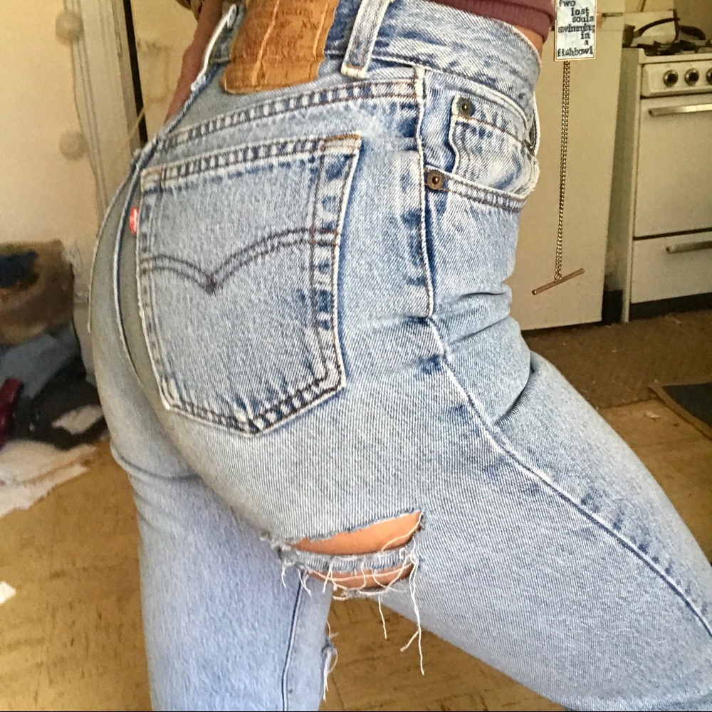 🚫SOLD🚫 🔥 VINTAGE DISTRESSED 501 LEVIS SZ 24!