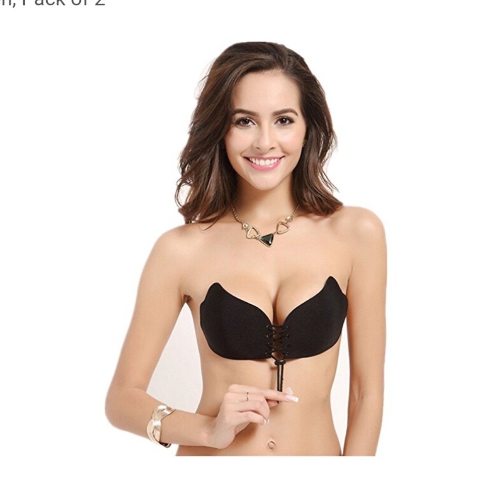 Strapless/ backless adhesive silicone push-up bra