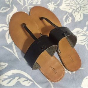 Black Sandal/Flip Flops 🦀