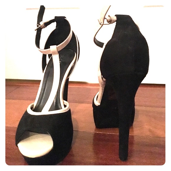 ❗️Call it spring pumps - closet clean out❗️ - Picture 3 of 4