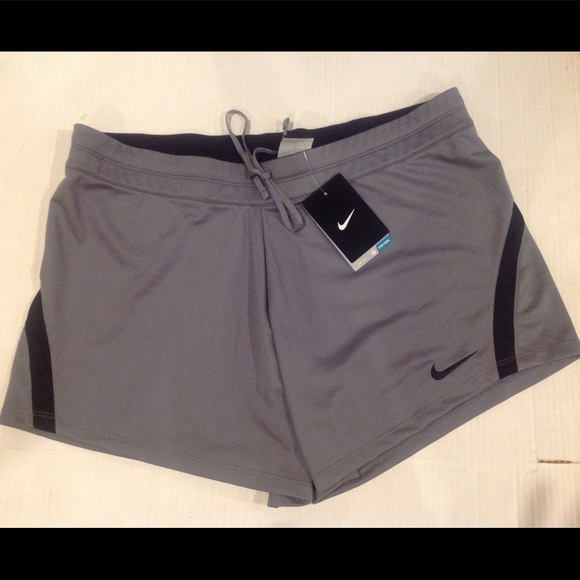 ❌SOLD❌NIKE DRI-FIT SHORTS (Sz L) - Picture 2 of 7