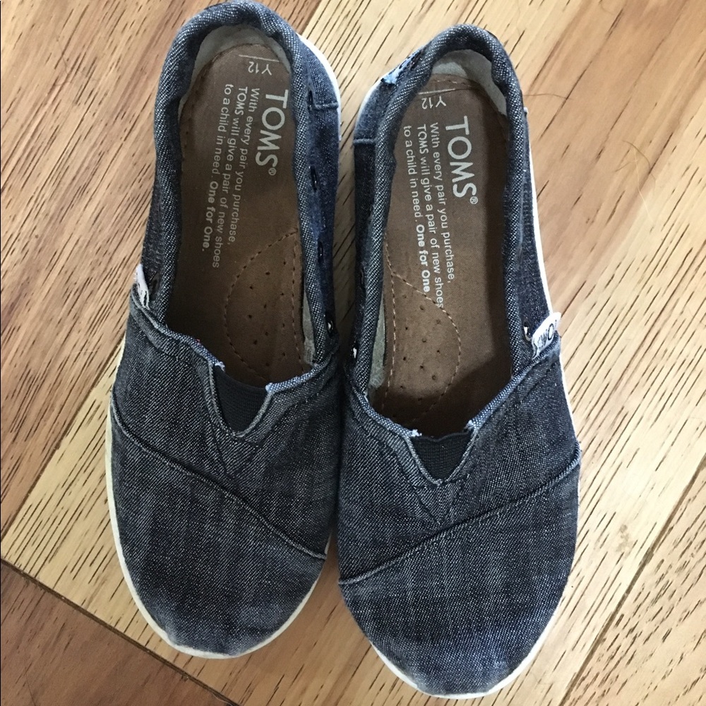 TOMS boys size T12