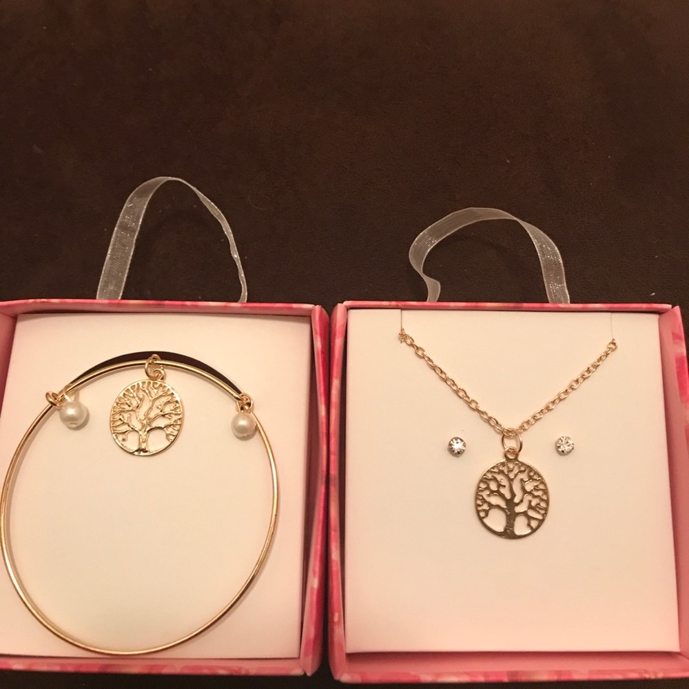 Family Tree Jewelry Set