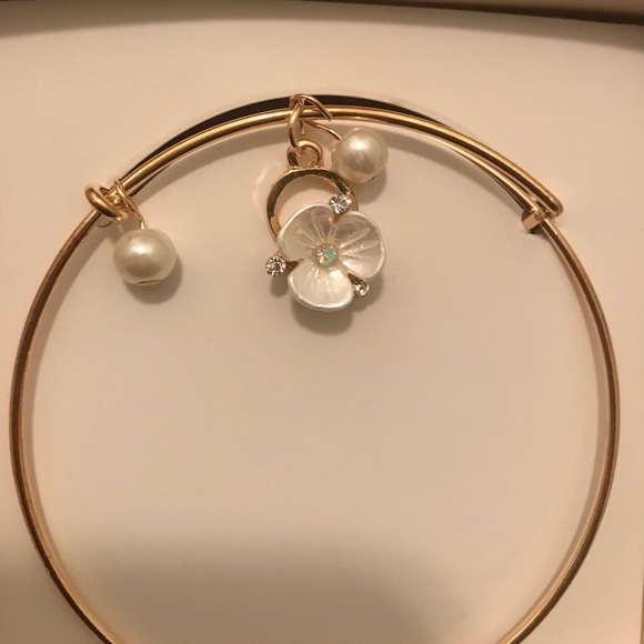 Floral Jewelry Set - Picture 3 of 4