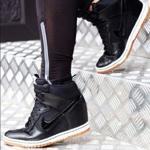 NIKE DUNK SKY HI WOMENS SNEAKER WEDGE