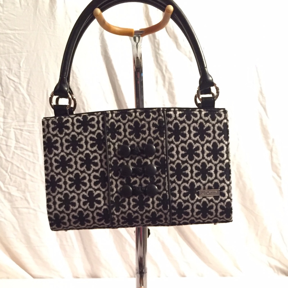 Miche handbag.