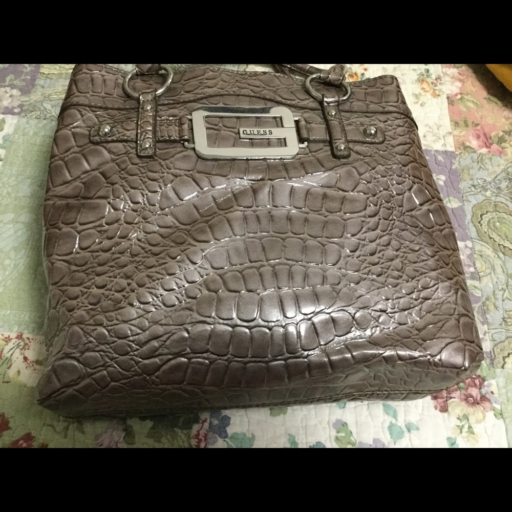 Guess Tote