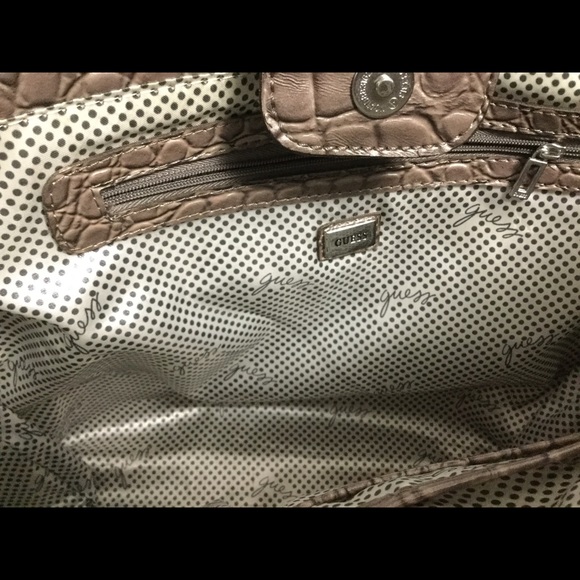 Guess Tote - Picture 2 of 4