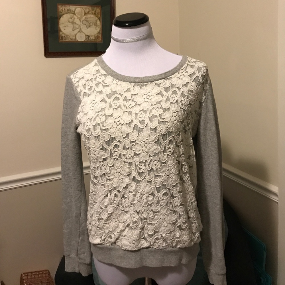 Lace front sweat shirt 👚