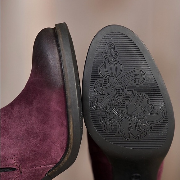 Bos & Co Waterproof Distressed Suede Boots - Picture 4 of 5