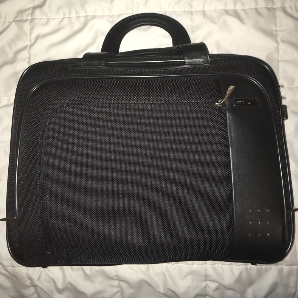 NWT Tumi Computer case