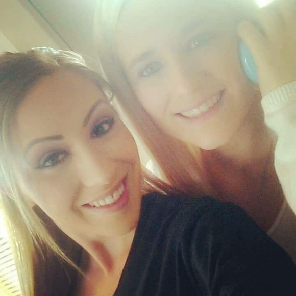 Meet your Posher, Jenny - Picture 2 of 7