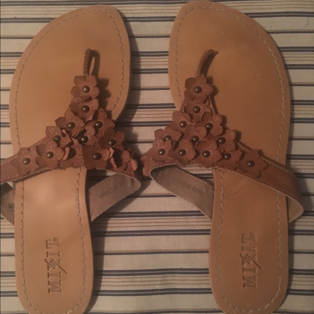 Flower sandals