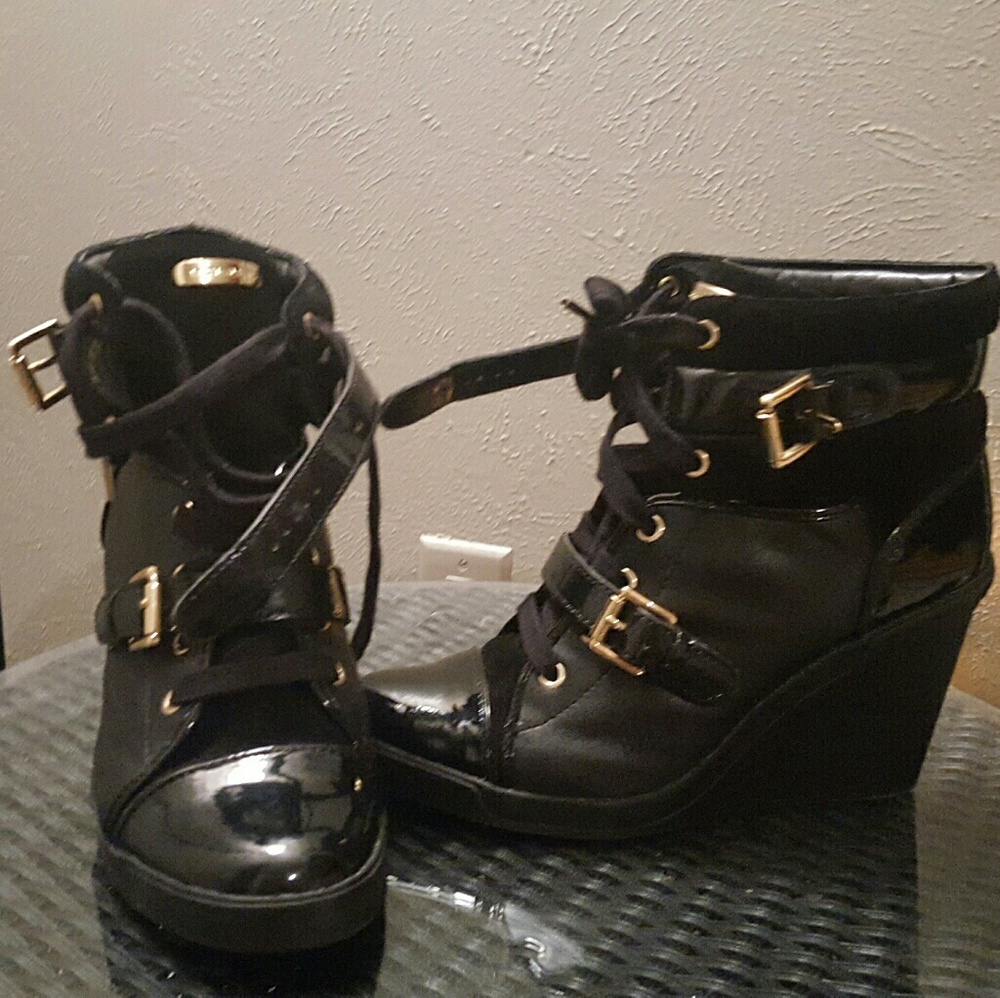 Michael Kors Wedge Sneaker ( Authentic)