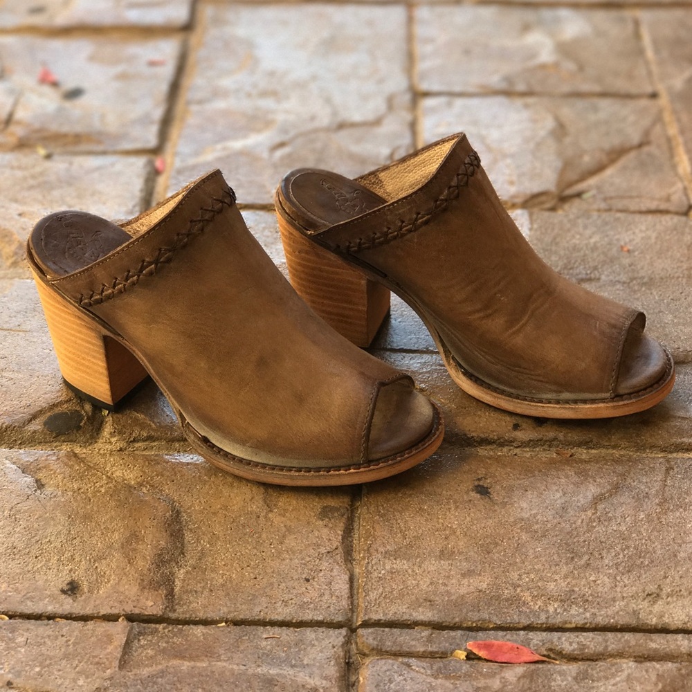 Distressed Tan Peep-Toe Leather Mule Clog - Picture 2 of 7