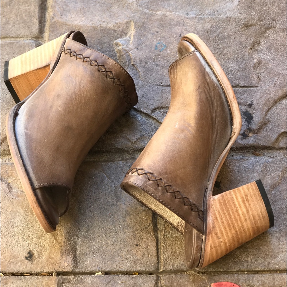 Distressed Tan Peep-Toe Leather Mule Clog - Picture 6 of 7
