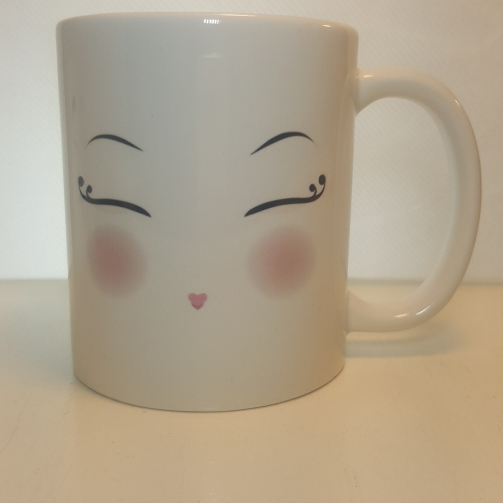 Cups - Picture 2 of 3