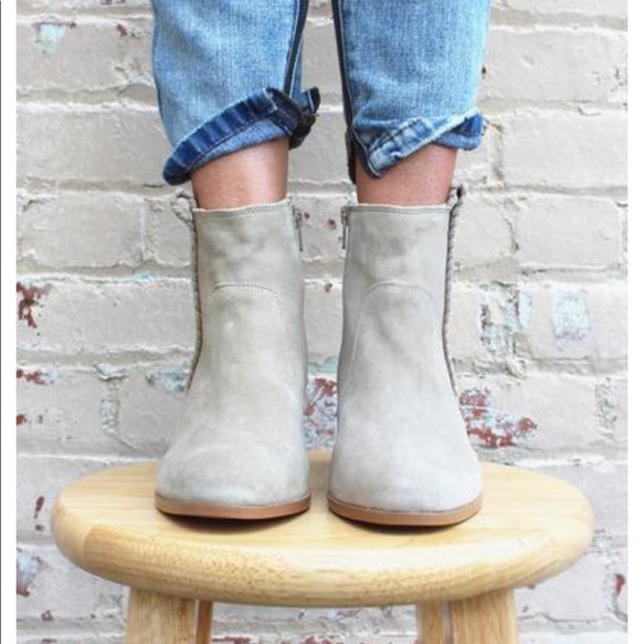 NIB Whipstitched Suede Block Heel Ankle Booties - Picture 5 of 7