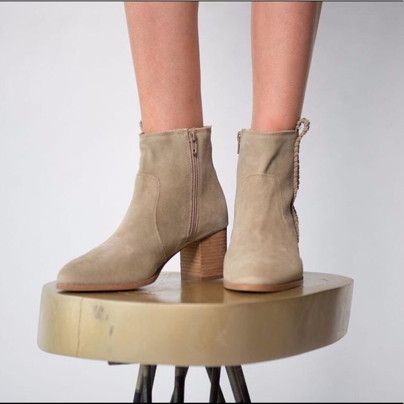 NIB Whipstitched Suede Block Heel Ankle Booties - Picture 6 of 7