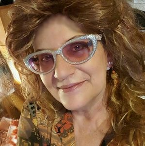 Meet your Posher, Linda