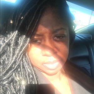 Meet your Posher, Makini