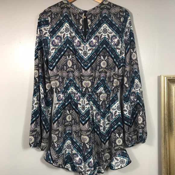 Long Sleeve Geometric Playsuit Romper - Picture 2 of 5